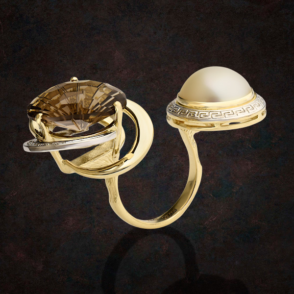 кольцо с раух-топазом и жемчугом